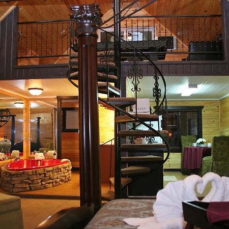 Lover'S Loft Гетлинбург Екстериор снимка