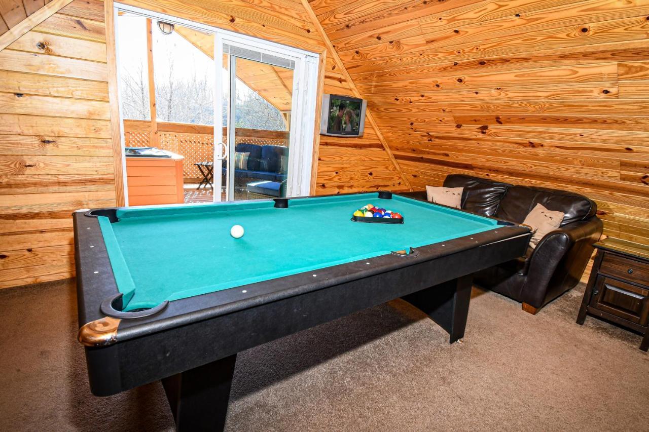 Lover'S Loft Гетлинбург Екстериор снимка