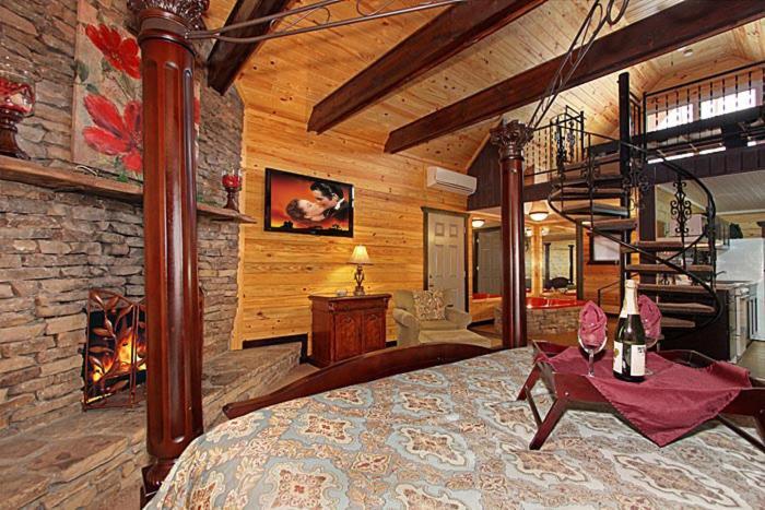 Lover'S Loft Гетлинбург Екстериор снимка