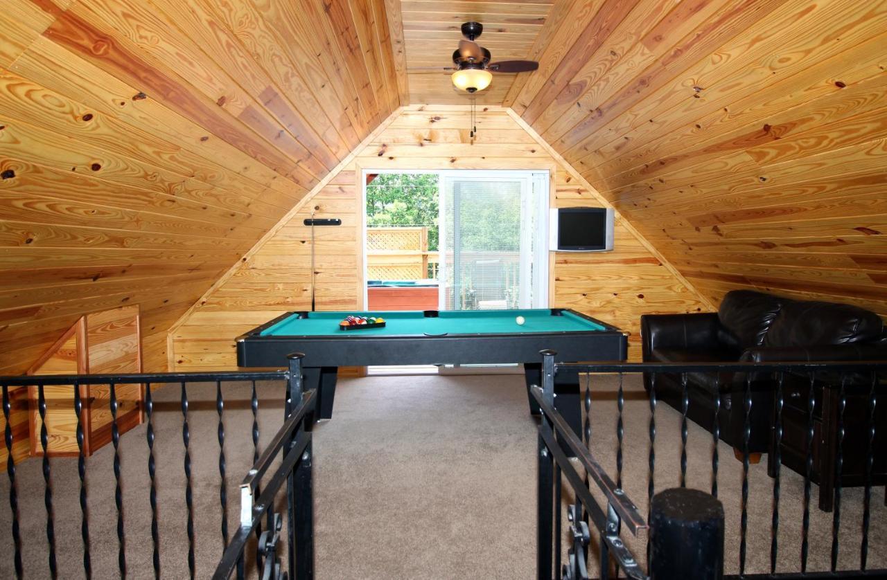 Lover'S Loft Гетлинбург Екстериор снимка